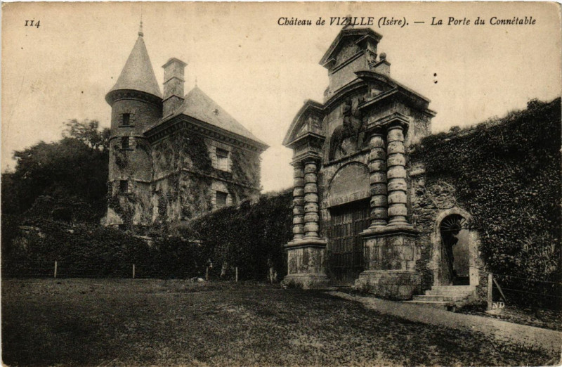 Carte postale ancienne Chateau de Vizille - La Porte du Connetable à Vizille