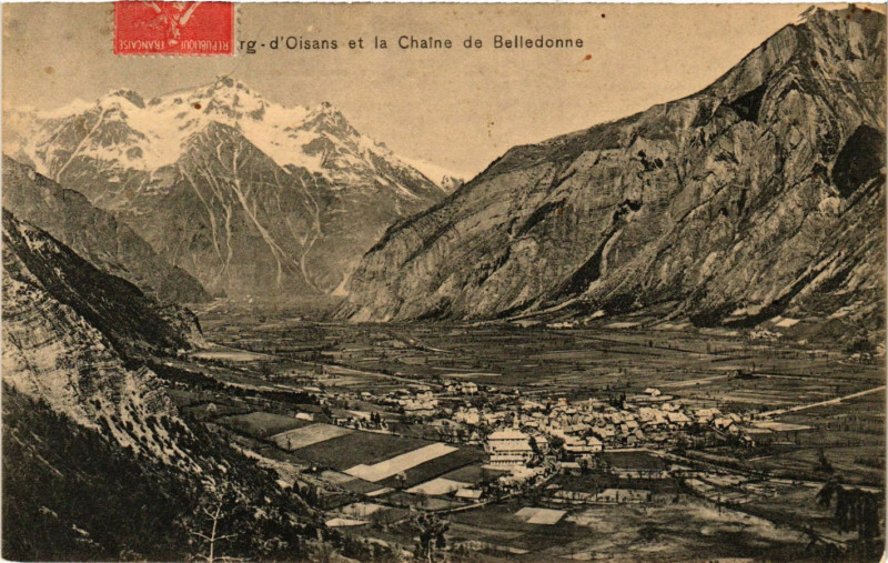 Carte postale ancienne Bourg d'Oisans et la Chaine de Belledonne