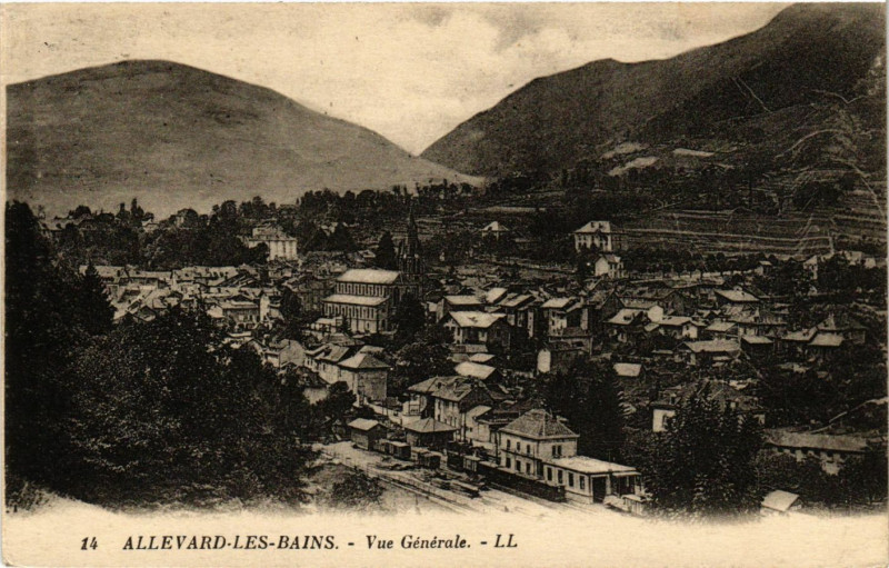 Carte postale ancienne Allevard-les-Bains - Vue générale à Allevard