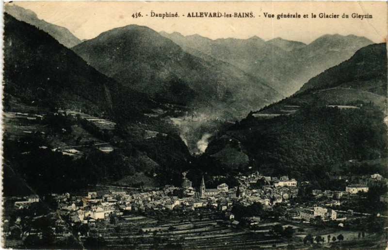 Carte postale ancienne Allevard-les-Bains - Vue générale à Allevard