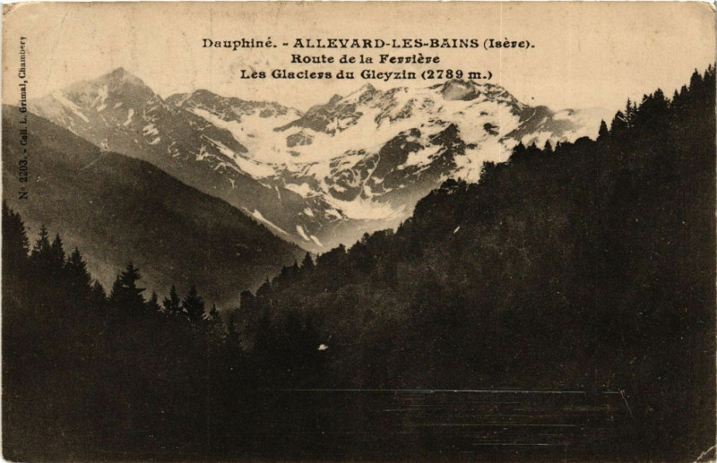 Carte postale ancienne Allevard-les-Bains - Route de la Ferriere à Allevard