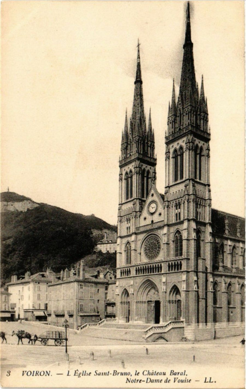 Carte postale ancienne Voiron - L'Eglise St-Bruno à Voiron