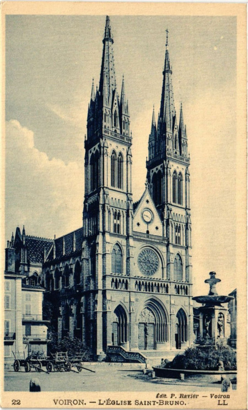 Carte postale ancienne Voiron - L'Eglise St-Bruno à Voiron