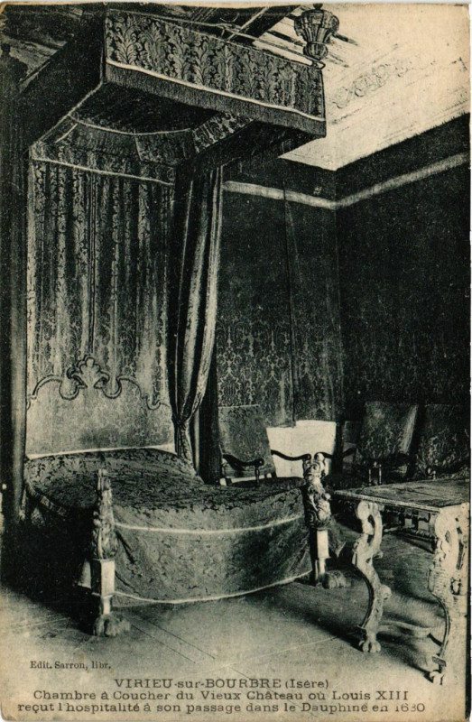 Carte postale ancienne Virieu sur Bourbre - Chambre a Coucher