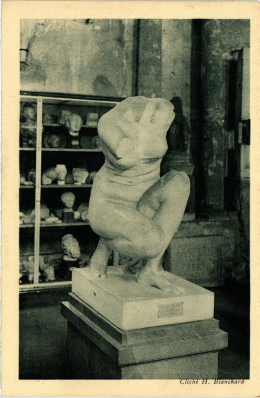 Carte postale ancienne Vienne - Eglise St-Pierre à Vienne