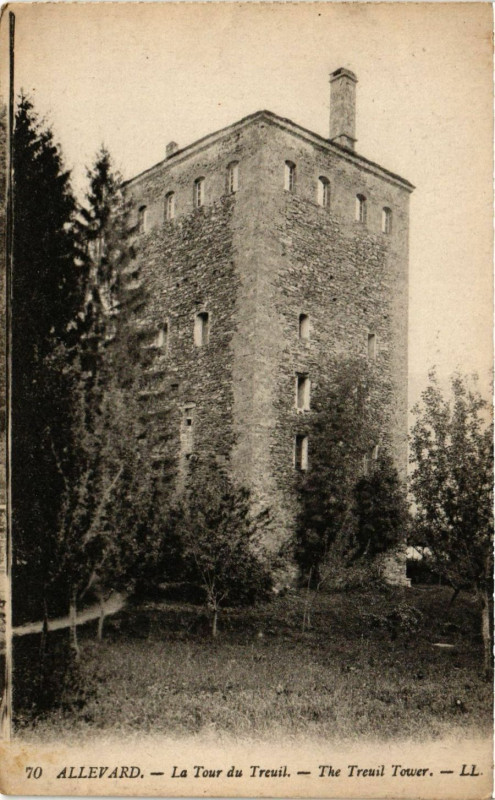 Carte postale ancienne Allevard - La Tour du Treuil à Allevard