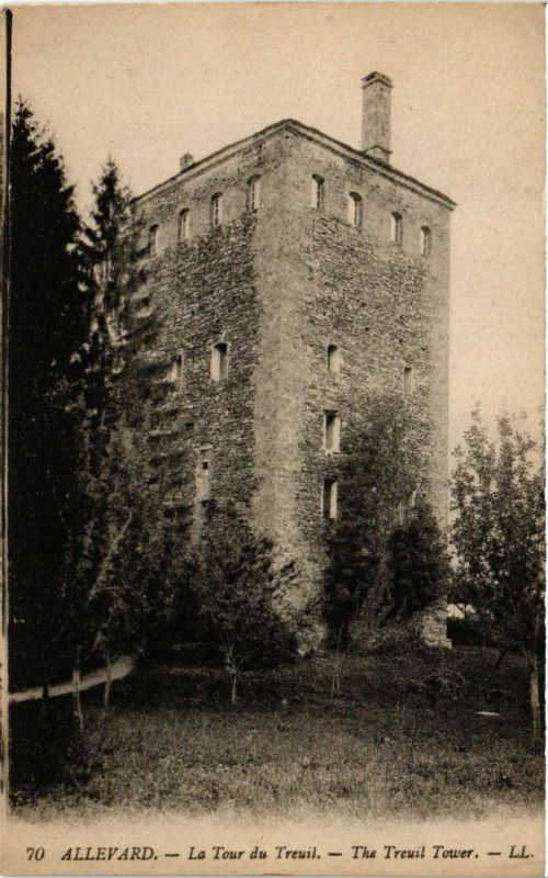 Carte postale ancienne Allevard - La Tour de Treuil à Allevard