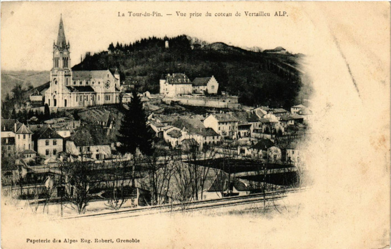Carte postale ancienne La Tour-du-Pin - Vue prise du coteau à La Tour-du-Pin