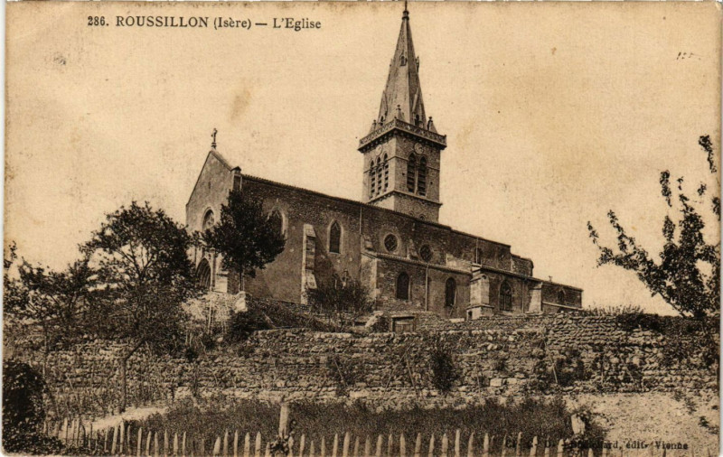 Carte postale ancienne Roussillon - L'Eglise à Roussillon