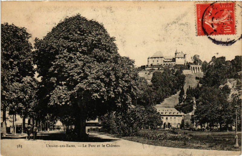 Carte postale ancienne Uriage-les-Bains - Le Parc et le Chateau