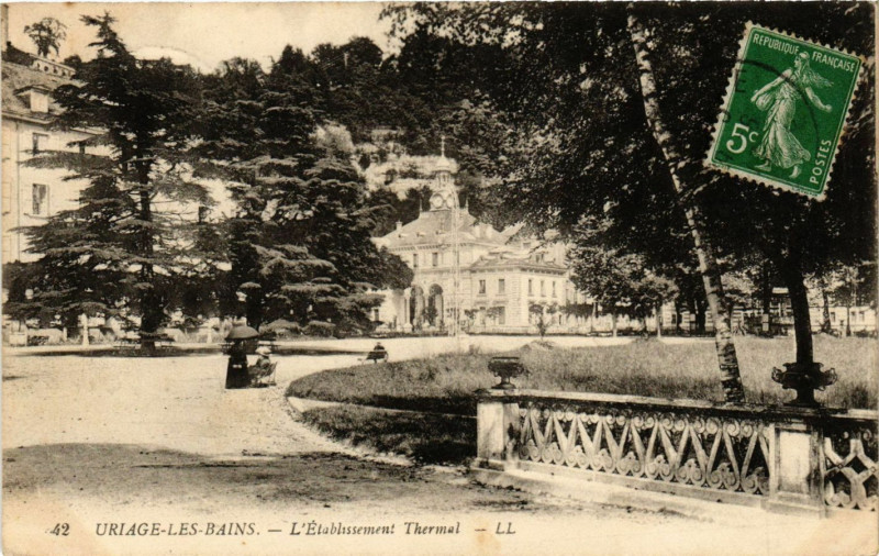 Carte postale ancienne Uriage-les-Bains - L'Etablissement Thermal