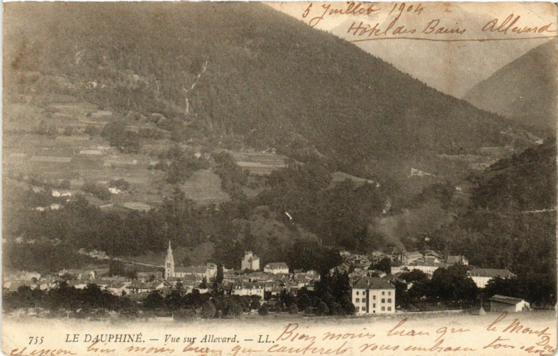 Carte postale ancienne Le Dauphiné - Vue sur Allevard à Allevard