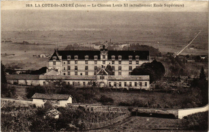 Carte postale ancienne La Cote-Saint-Andre - Le Chateau Louis à La Côte-Saint-André