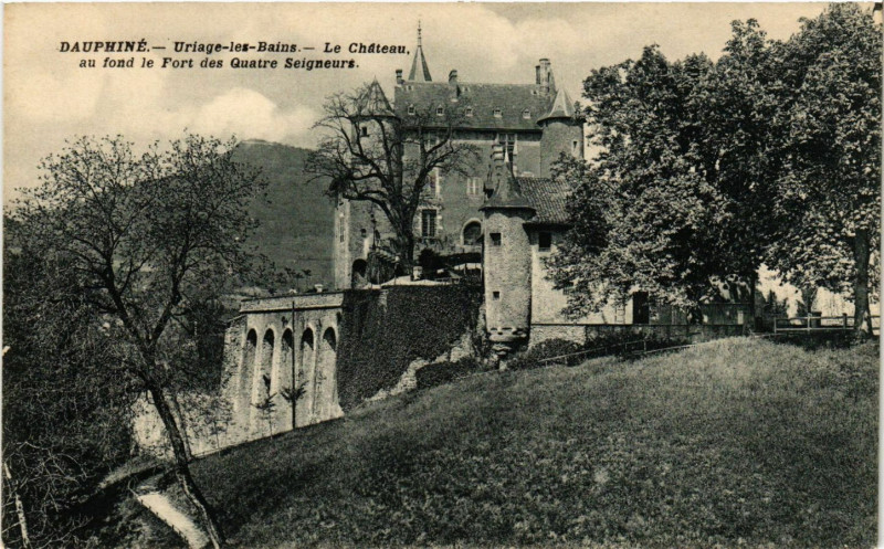 Carte postale ancienne Uriage-les-Bains - Le Chateau