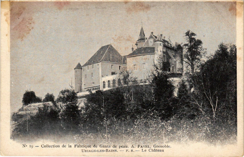 Carte postale ancienne Uriage-les-Bains - Le Chateau