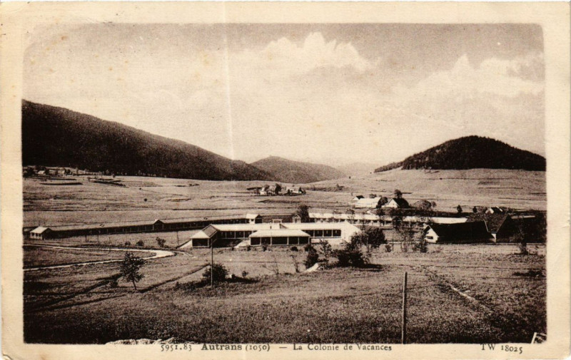 Carte postale ancienne Autrans (1050) - La Colonie de Vacances