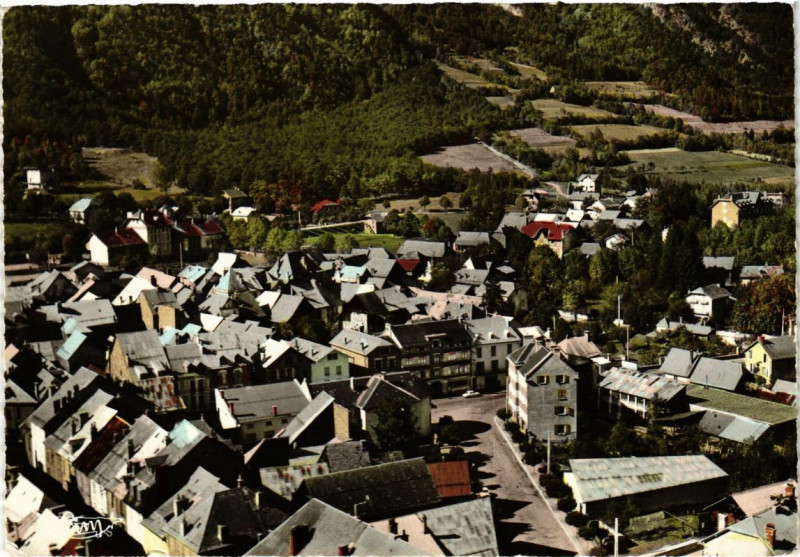 Carte postale ancienne Bourg-d'Oisans - Centre du pays