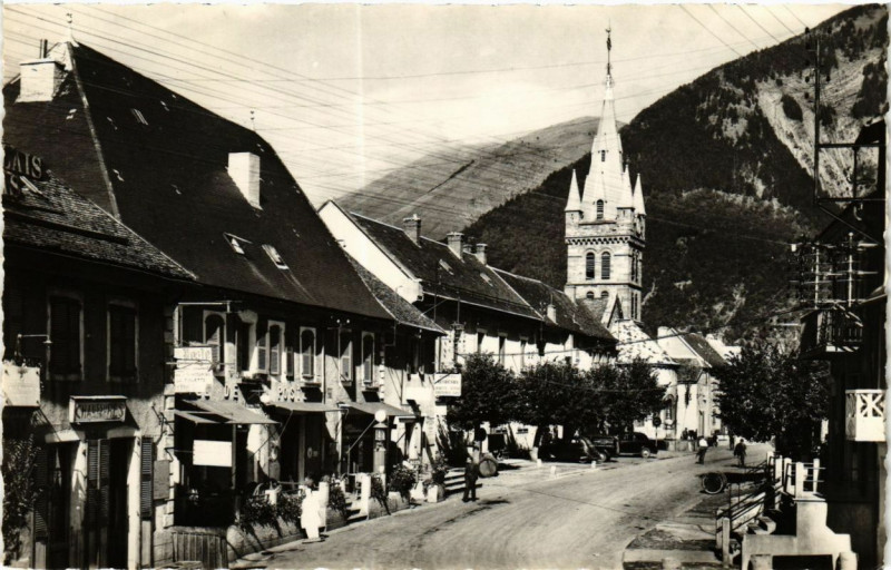 Carte postale ancienne Corps - Route Napoleon à Corps