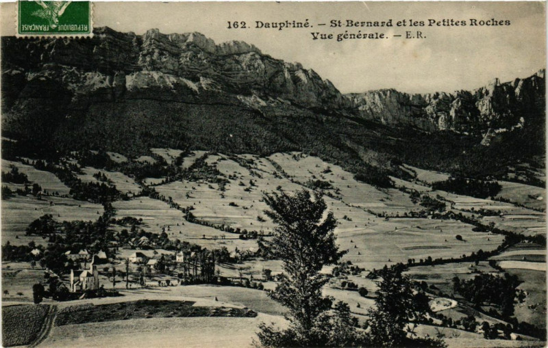 Carte postale ancienne Dauphiné - Saint-Bernard et les Petites Roches - Vue générale à Plateau-des-Petites-Roches