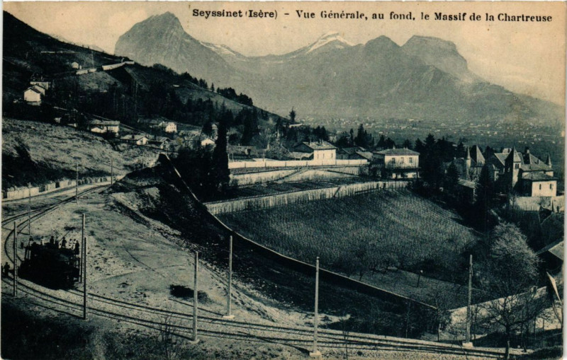 Carte postale ancienne Seyssinet -Vue générale au fond le Massif de la Chartreuse