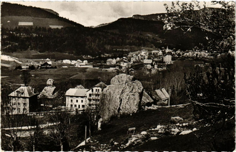 Carte postale ancienne Villard-de-Lans - Alt 1050 m - Vue générale à Villard-de-Lans
