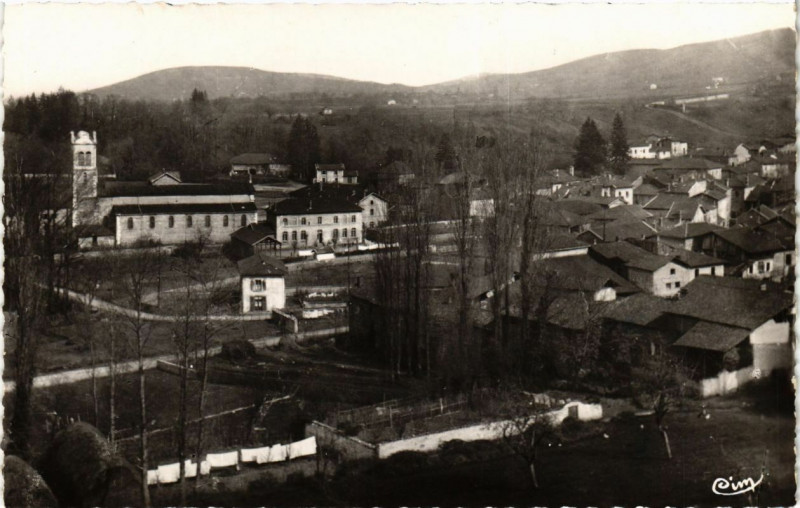 Carte postale ancienne Viriville - Vue générale à Viriville