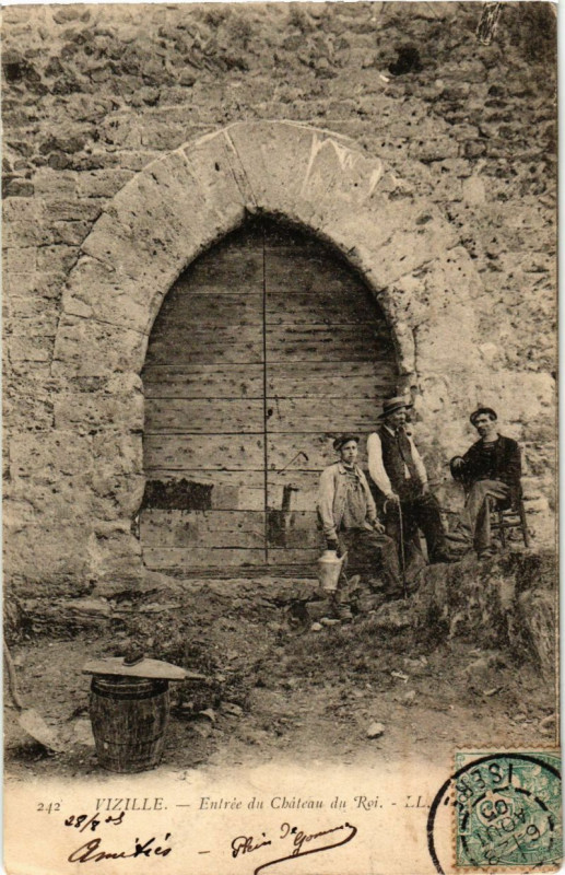 Carte postale ancienne Vizille - Entrée du Chateau du Roi à Vizille