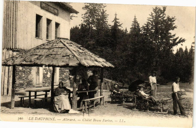 Carte postale ancienne Le Dauphiné - Allevard - Chalet de Farine à Allevard