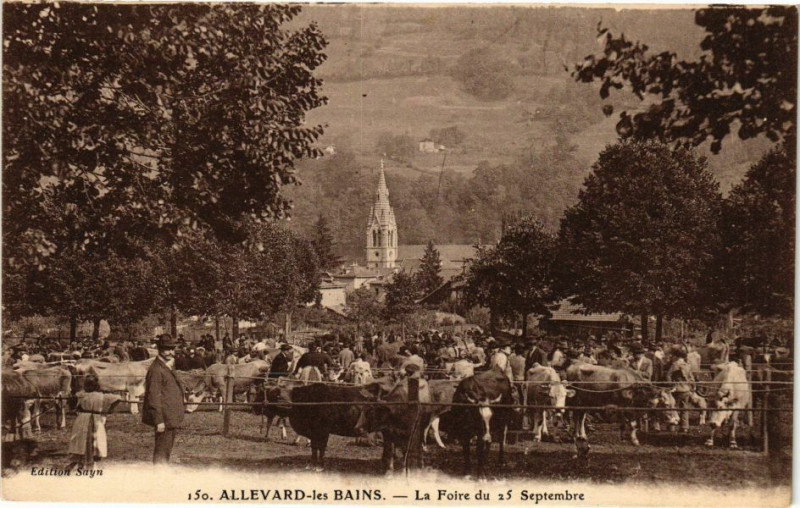 Carte postale ancienne Allevard-les-Bains - La Foire du 25 Septembre à Allevard