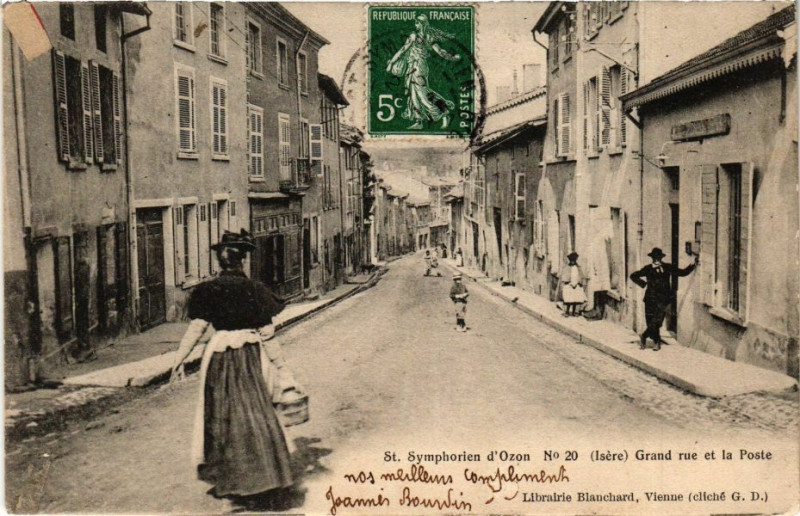 Carte postale ancienne Saint-Symphorien-d'Ozon - Grand Rue et la Poste à Oz