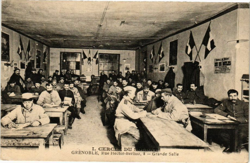 Carte postale ancienne Grenoble - Cercle de Soldat à Grenoble