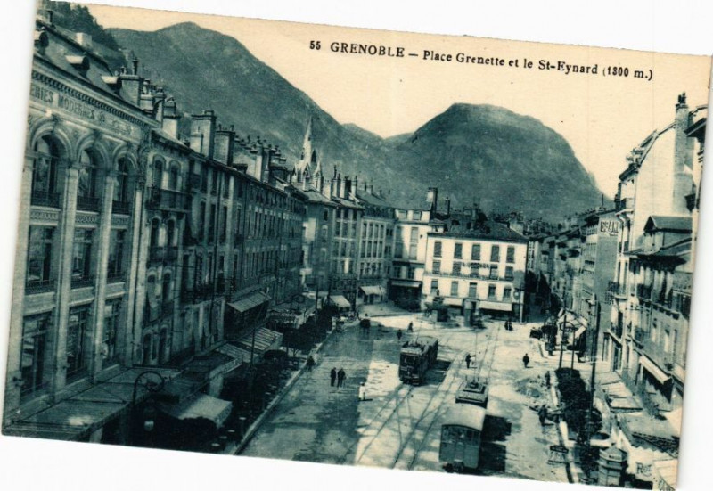 Carte postale ancienne Grenoble - Place Grenette et le St-Eynard à Grenoble