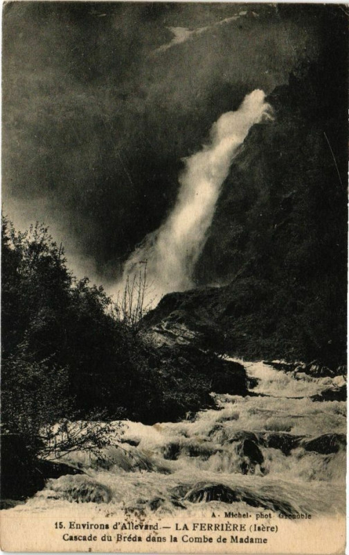 Carte postale ancienne Env. d'Allevard - La Ferriere - Cascade du Breda dans à Allevard