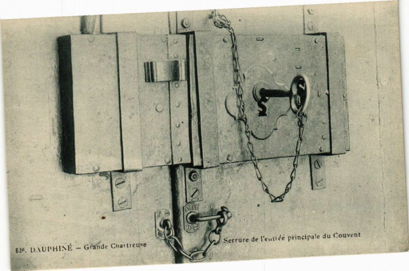 Carte postale ancienne Dauphiné - Grande-Chartreuse - Serrure de l'entrée principale