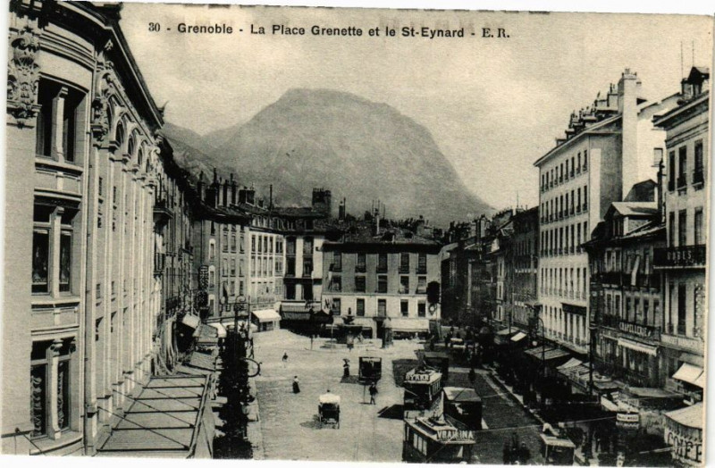Carte postale ancienne Grenoble - La Place Grenette et le St-Eynard à Grenoble