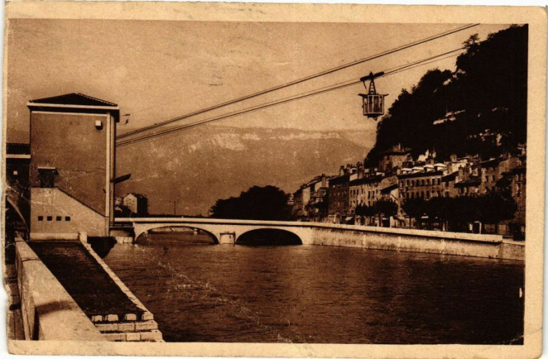Carte postale ancienne Grenoble - Le Telepherique et le Plateau de St-Nizier (Vercors) à Grenoble