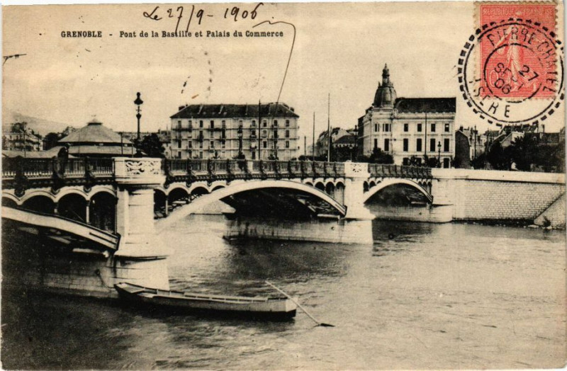 Carte postale ancienne Grenoble - Pont-de-la Bastille et Palais du Commerce à Grenoble