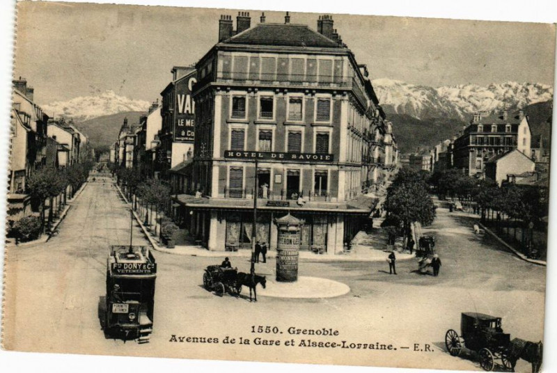 Carte postale ancienne Grenoble - Avenue de la Gare et Alsace-Lorraine à Grenoble