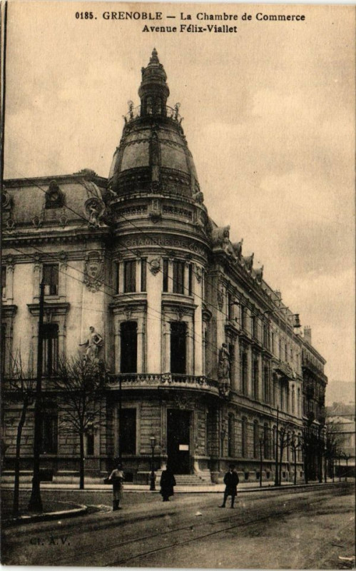 Carte postale ancienne Grenoble - La Chambre de Commerce - Avenue Felix-Viallet à Grenoble