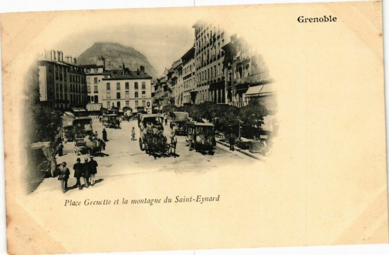 Carte postale ancienne Grenoble - Place Grenette et La MONTAgne du St-Eynard à Grenoble
