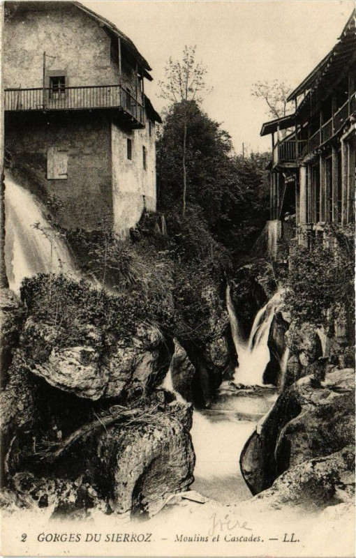 Carte postale ancienne Gorges du Sierroz - Moulins et Cascades à Oz