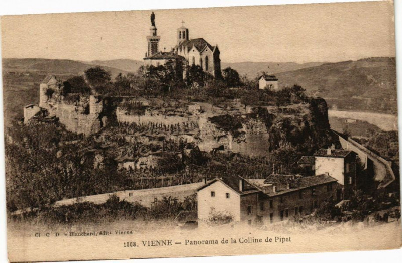 Carte postale ancienne Vienne - Panorama de la Colline de Pipet à Vienne
