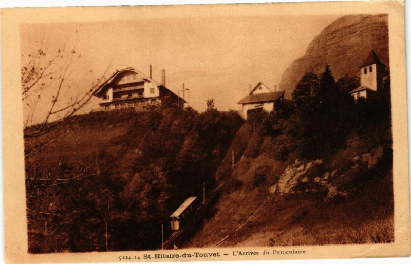 Carte postale ancienne Saint-Hilaire-du-Trouvet - L'Arrivée du Funicniaire