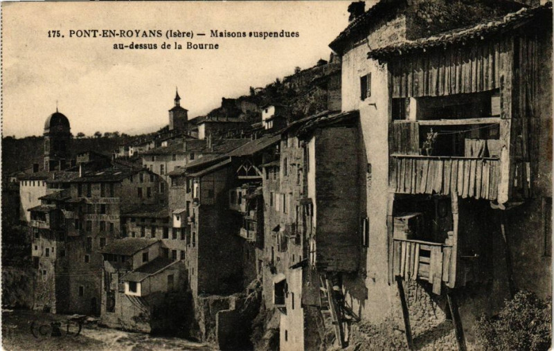 Carte postale ancienne Pont-en-Royans (Isere) - Maisons suspendues au-dessus de la Bourne à Pont-en-Royans