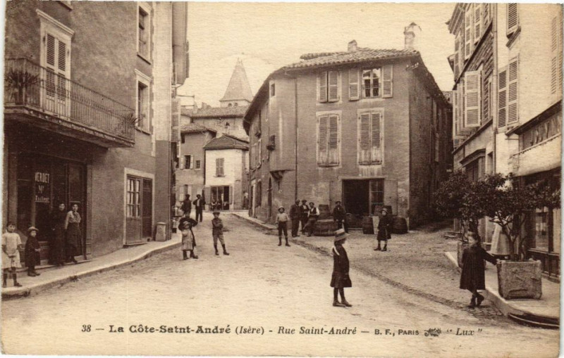 Carte postale ancienne La Cote-Saint-Andre - Rue Saint-Andre à La Côte-Saint-André