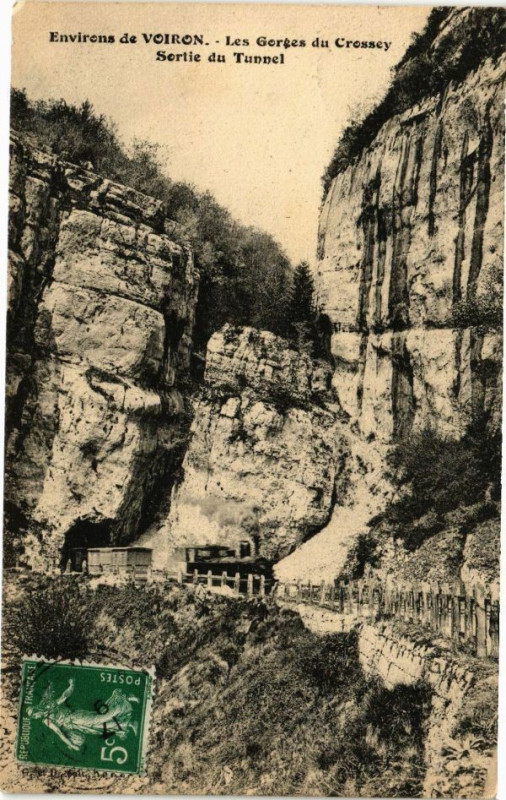 Carte postale ancienne Env. de Voiron - Les Gorges du Crossey - Sortie du Tunnel à Voiron