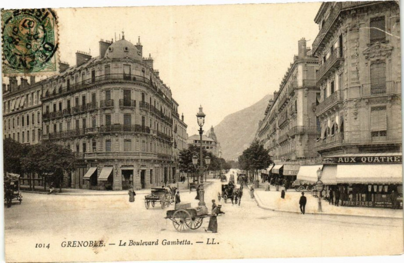 Carte postale ancienne Grenoble - Le Boulevard Gambetta à Grenoble