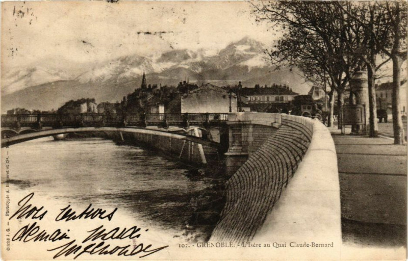 Carte postale ancienne Grenoble - L'Isere au Quai Claude-Bernard à Grenoble