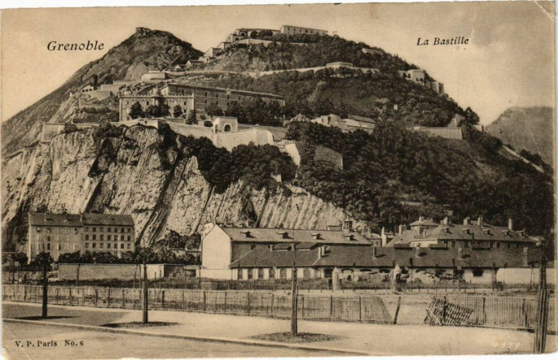 Carte postale ancienne Grenoble - La Bastille à Grenoble
