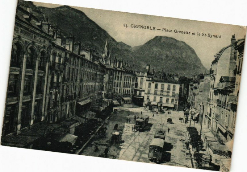 Carte postale ancienne Grenoble - Place Grenette et le St-Eynard à Grenoble